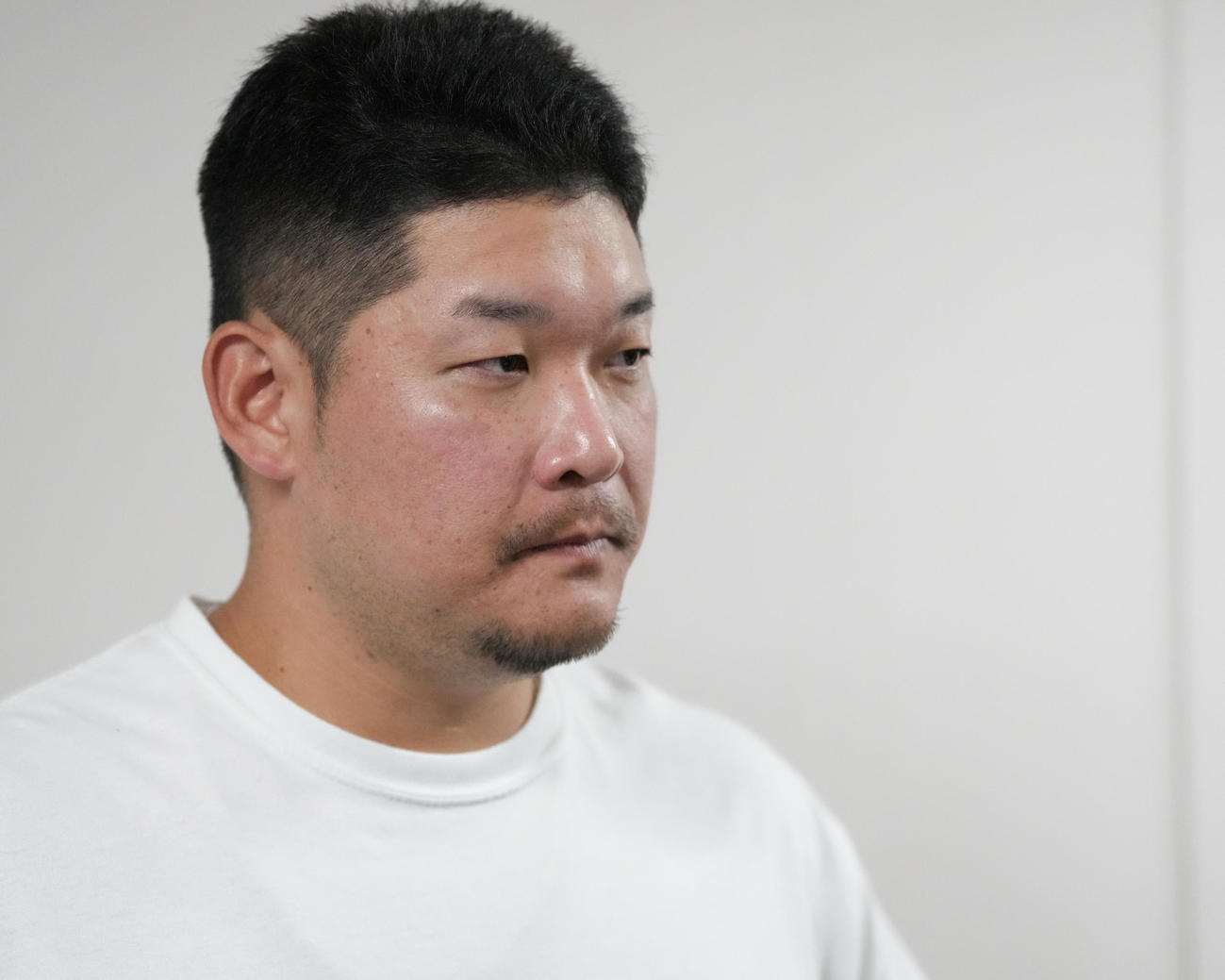 日本ハム対DeNA　試合後、囲み取材に応じるDeNA筒香（撮影・鈴木みどり）