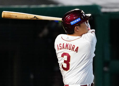 【楽天】目覚めた昨季本塁打王・浅村栄斗、左翼中段に豪快弾、２安打４打点に「よかった」