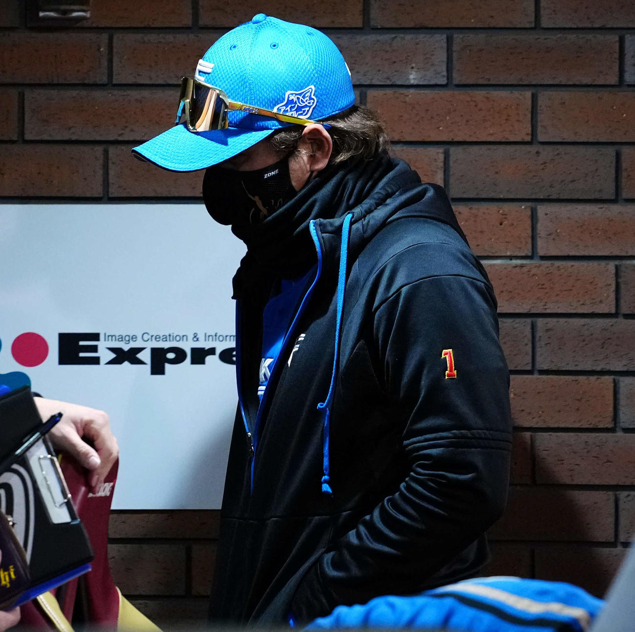 楽天対日本ハム　5回に3点本塁打を浴び5－1とされた日本ハム新庄監督（撮影・たえ見朱実）