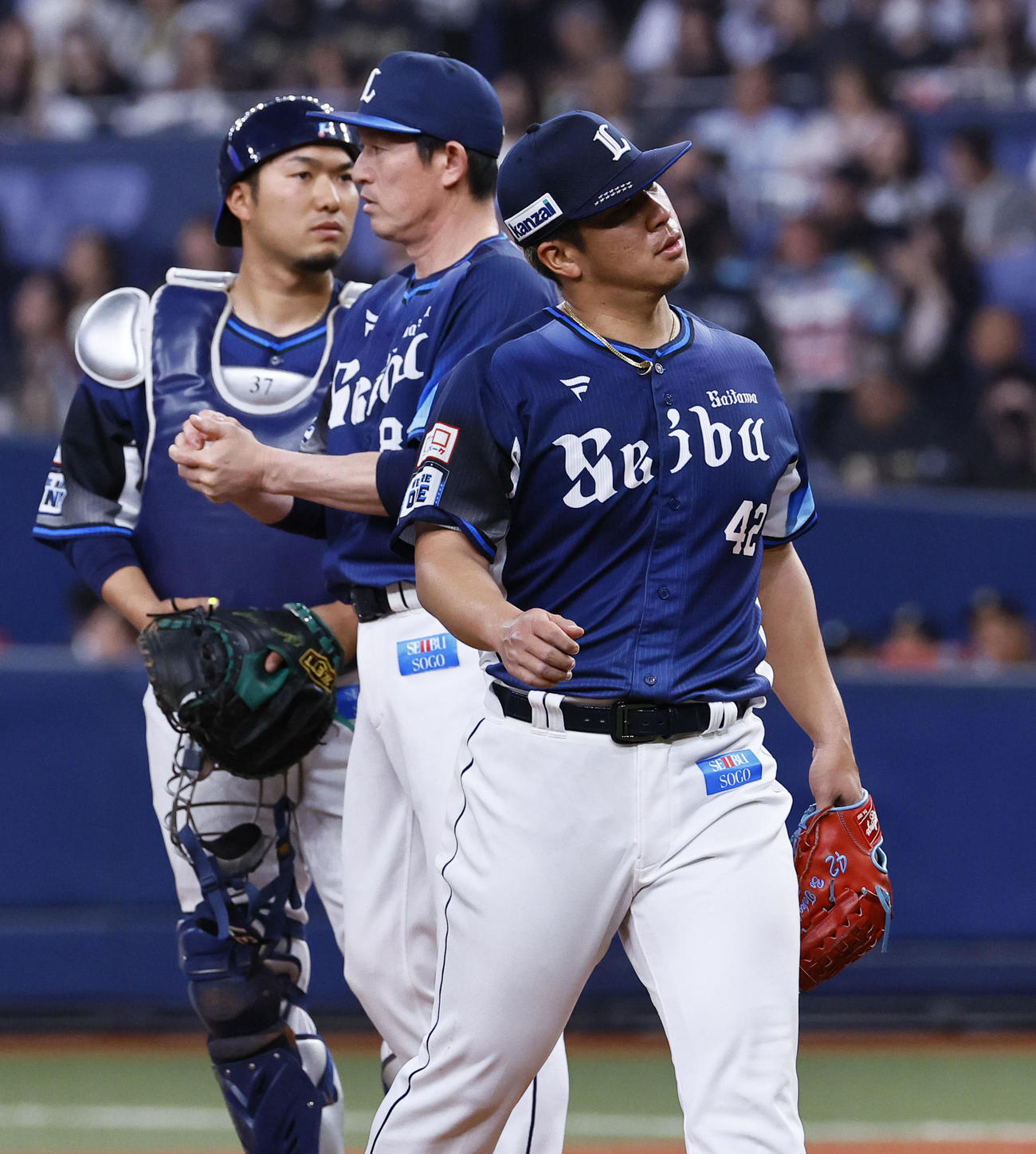 オリックス対西武　6回裏オリックス2死二、三塁、、降板するボー（撮影・藤尾明華）