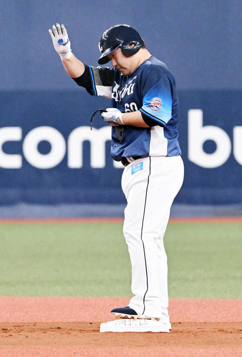 西武中村剛也 西武】中村剛也、40代の選手では史上初となる5試合連続二塁打も