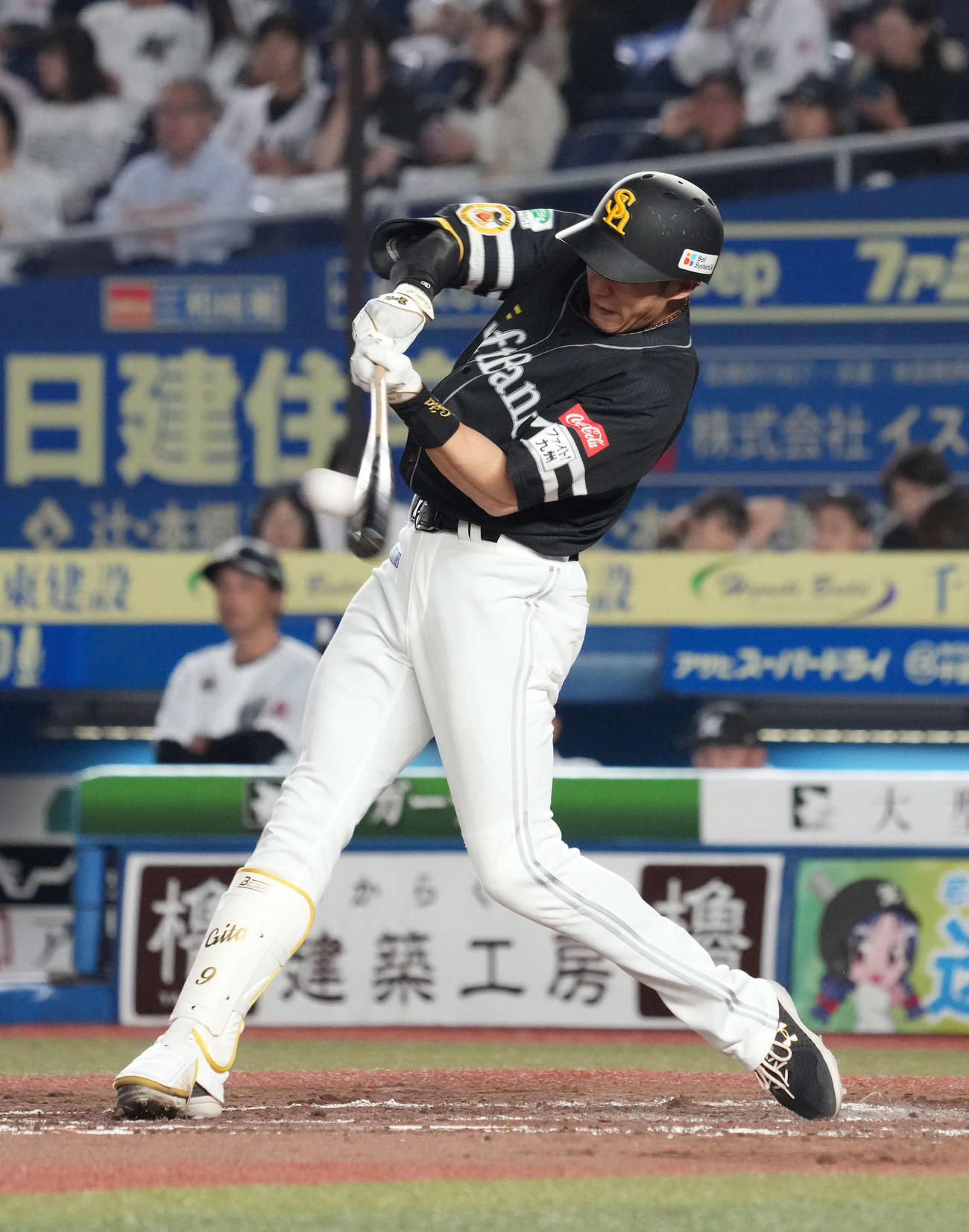 ロッテ対ソフトバンク　5回表ソフトバンク1死二塁、柳田は右前適時打を放つ（撮影・小沢裕）