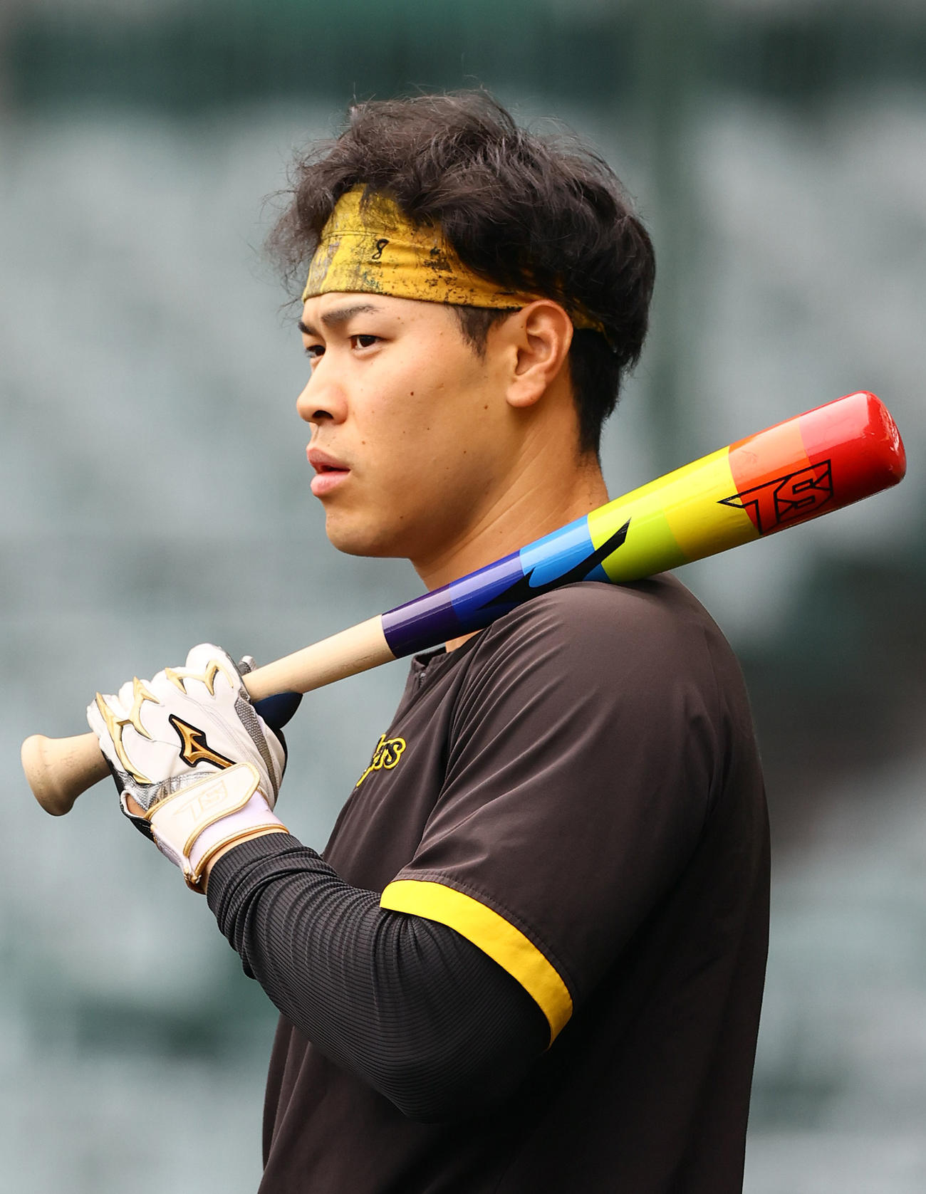 阪神対ヤクルト　試合前の練習に励む阪神佐藤輝（撮影・上山淳一）