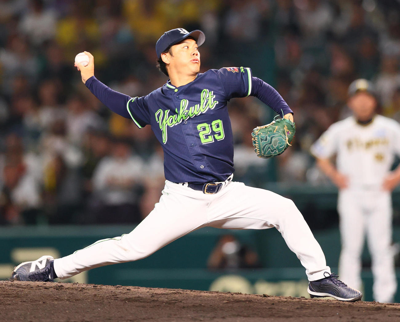 阪神対ヤクルト　力投するヤクルト小川（撮影・上山淳一）