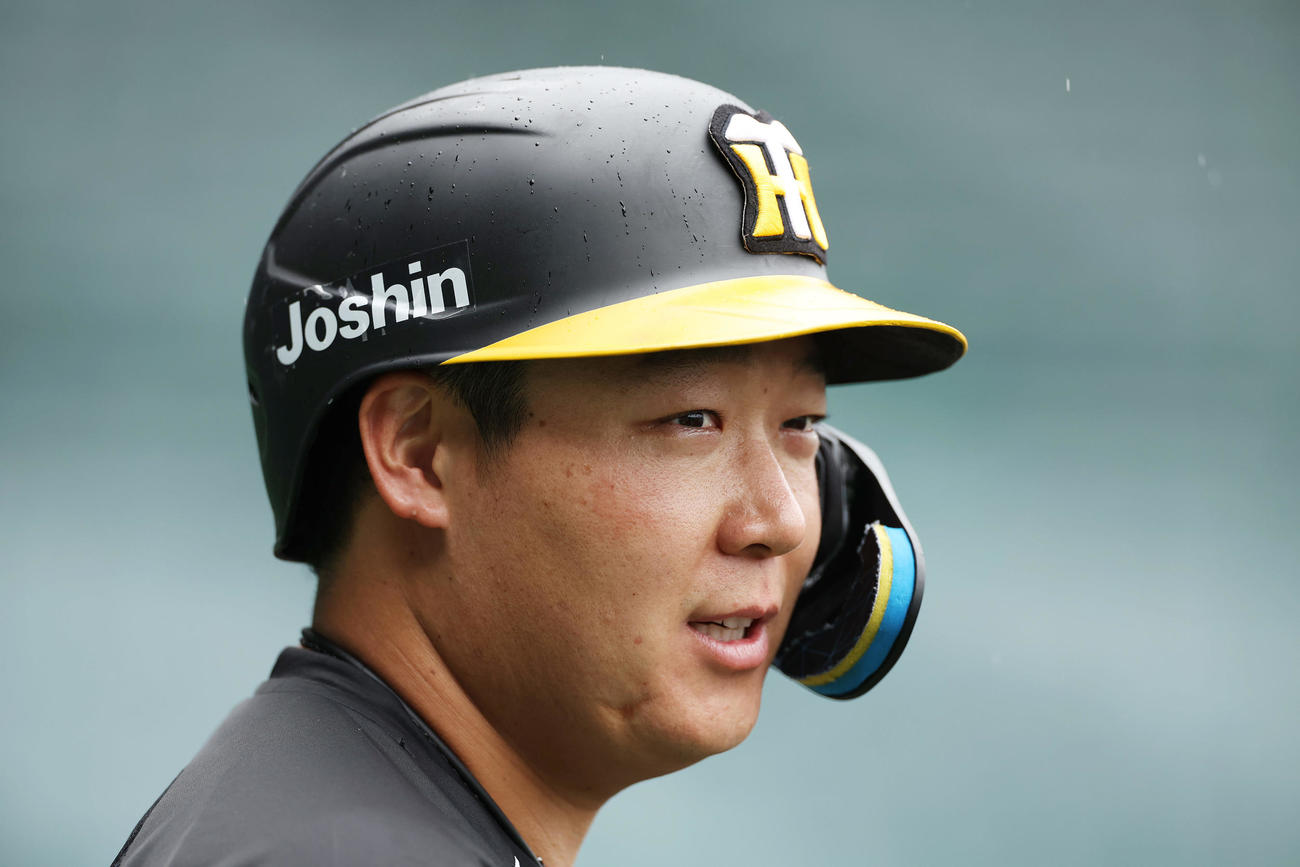 阪神対ヤクルト　試合前練習に臨む阪神大山（撮影・前田充）