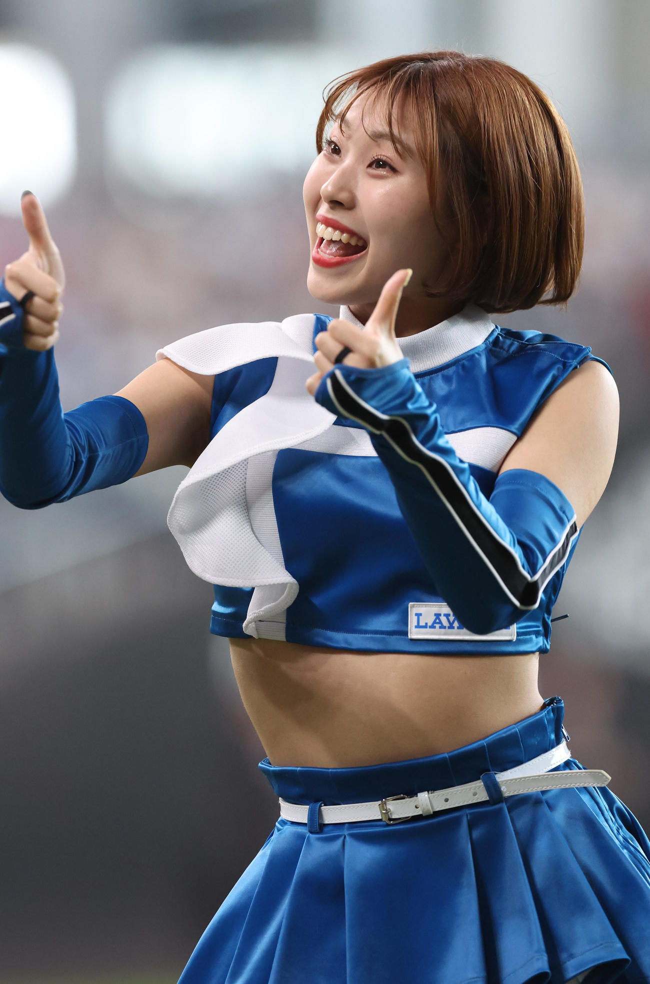 日本ハム対オリックス　ダンスを披露するファイターズガールの上村優菜（撮影・佐藤翔太）