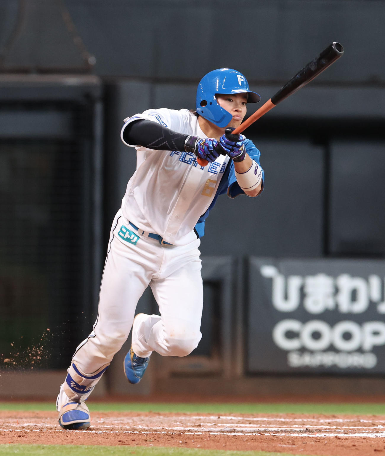 日本ハム対オリックス　7回裏日本ハム1死二塁、田宮は適時二塁打を放つ（撮影・佐藤翔太）