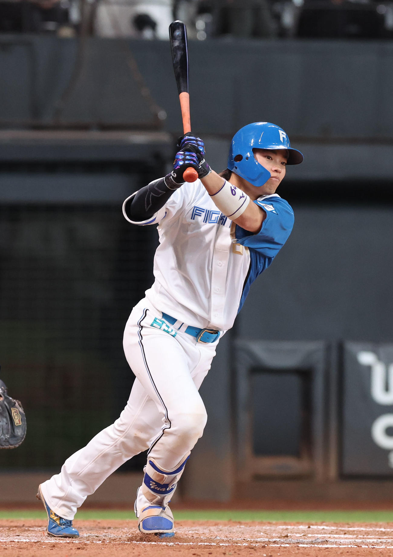 日本ハム対オリックス　7回裏日本ハム1死二塁、田宮は適時二塁打を放つ（撮影・佐藤翔太）