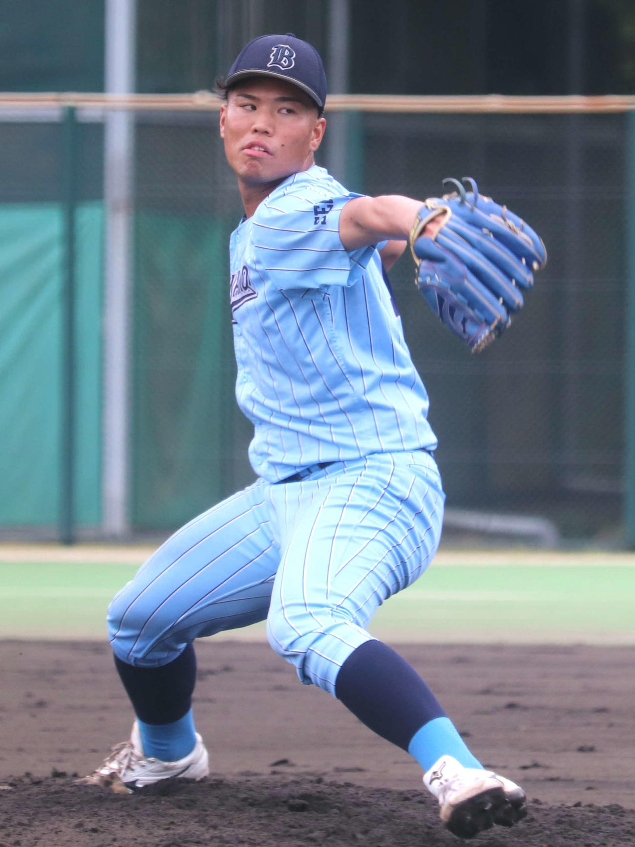 佛教大戦に先発した、びわこ成蹊スポーツ大・新川（撮影・中島麗）