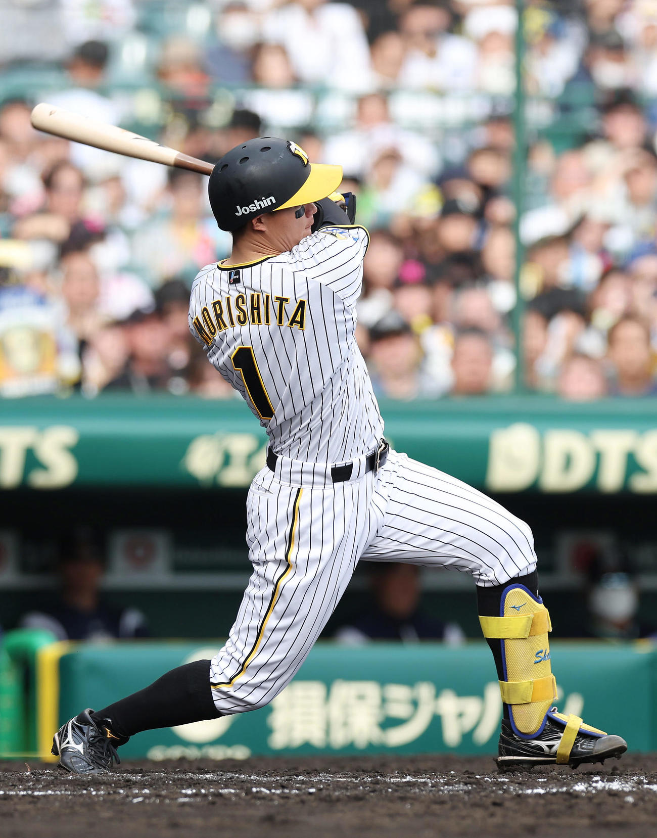 阪神対ヤクルト　7回裏阪神2死二塁、左前適時打を放つ森下（撮影・前田充）