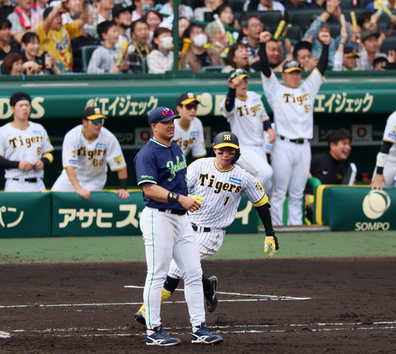 阪神対ヤクルト　7回裏阪神2死二塁、森下は左適時打を放つ（撮影・加藤哉）