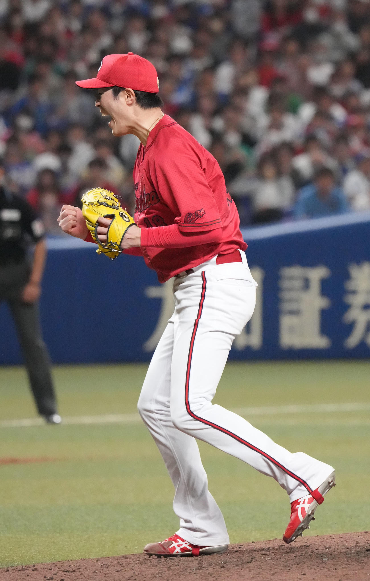 中日対広島　7回裏中日2死一、三塁、福永裕基を三振に仕留めほえる森下（撮影・森本幸一）