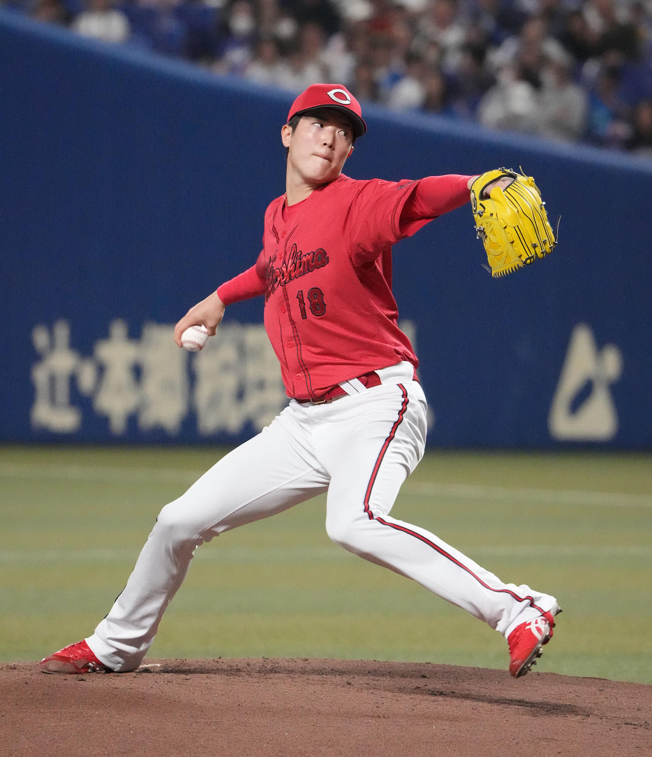 中日対広島　1回裏、登板する広島先発の森下（撮影・森本幸一）