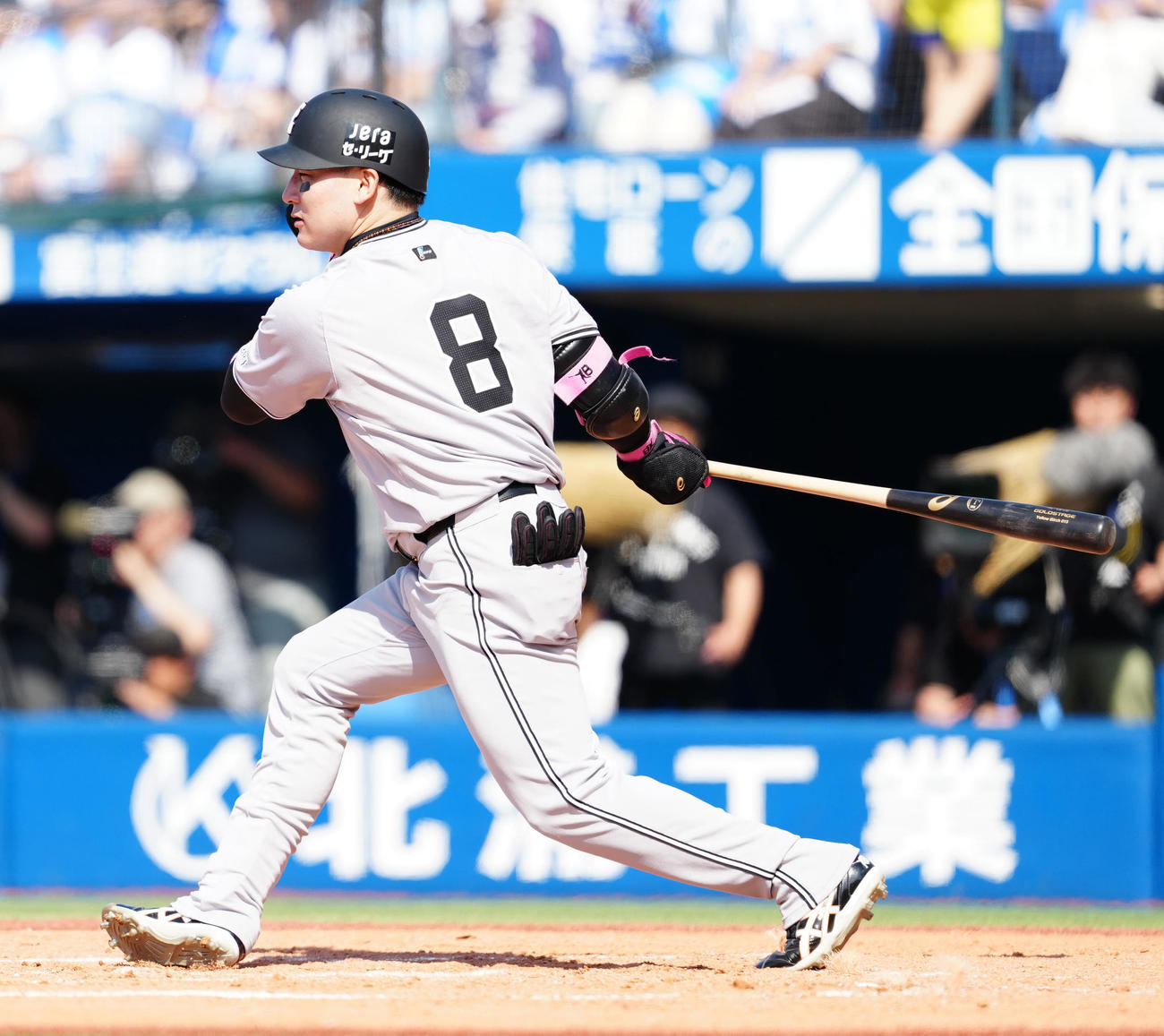 DeNA対巨人　3回表巨人無死、右前打を放つ丸（撮影・江口和貴）