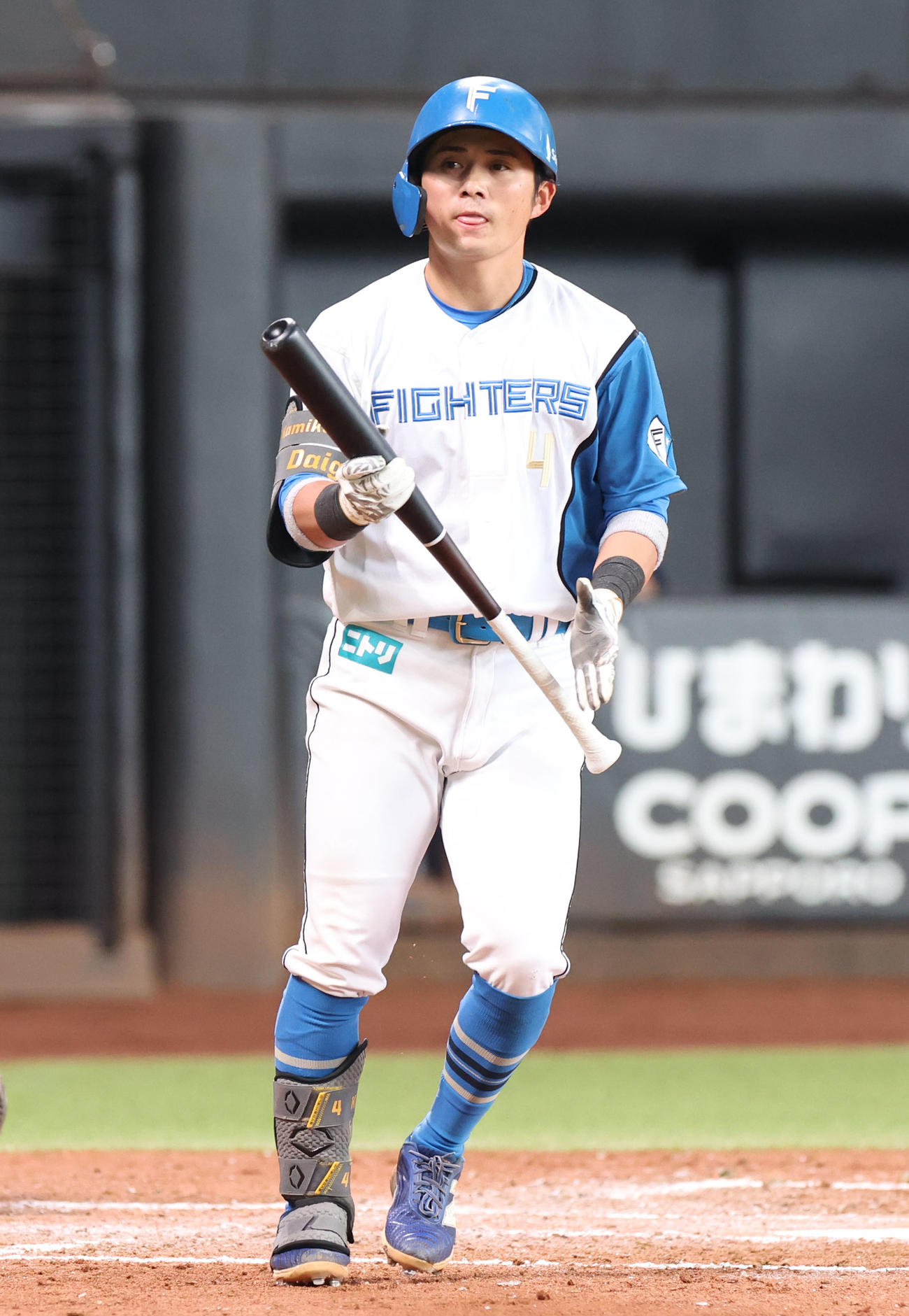 日本ハム対オリックス　4回裏日本ハム2死満塁、上川畑は押し出し四球を選ぶ（撮影・佐藤翔太）