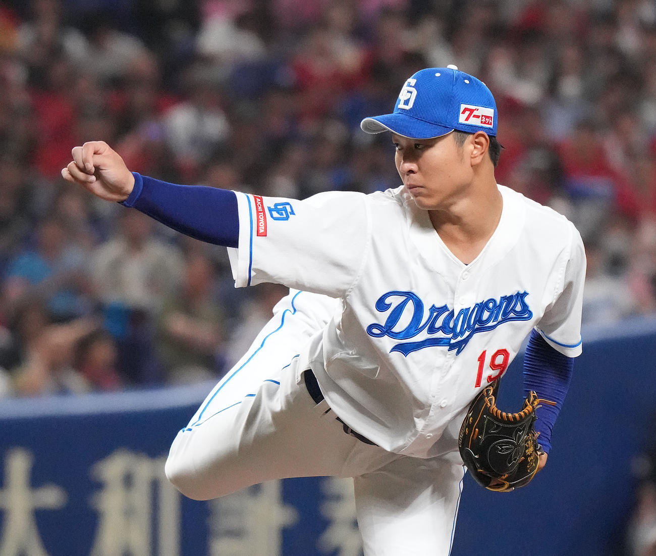 中日対広島　4回表、力投する中日先発の高橋宏（撮影・森本幸一）