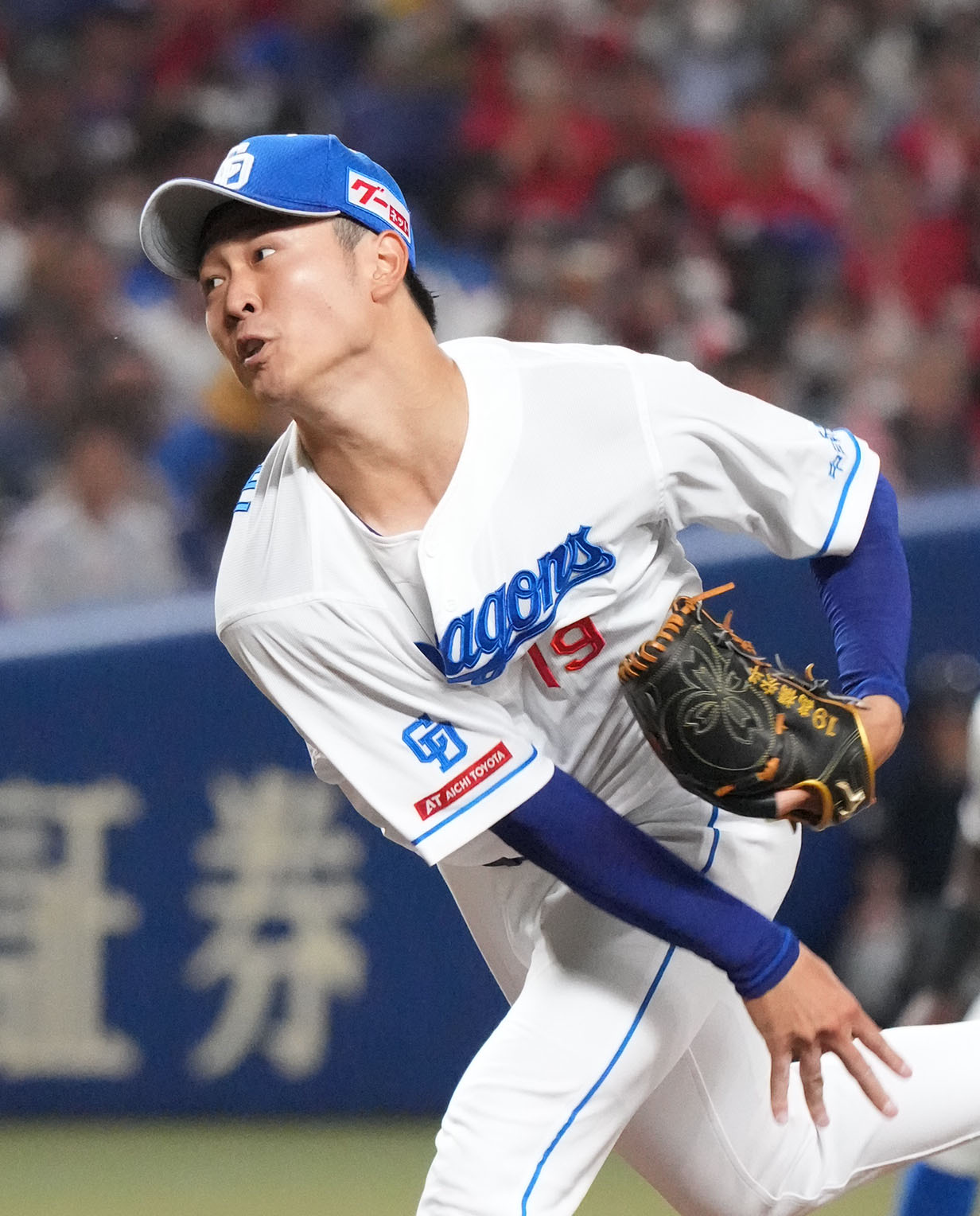 中日対広島　4回表、力投する中日先発の高橋宏（撮影・森本幸一）