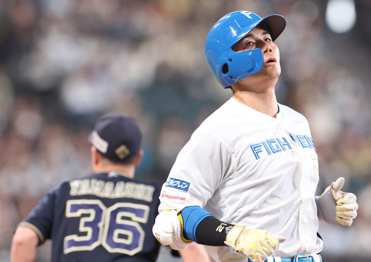 日本ハム対オリックス　9回裏日本ハム2死、清宮が二ゴロに終わり試合終了となる（撮影・佐藤翔太）