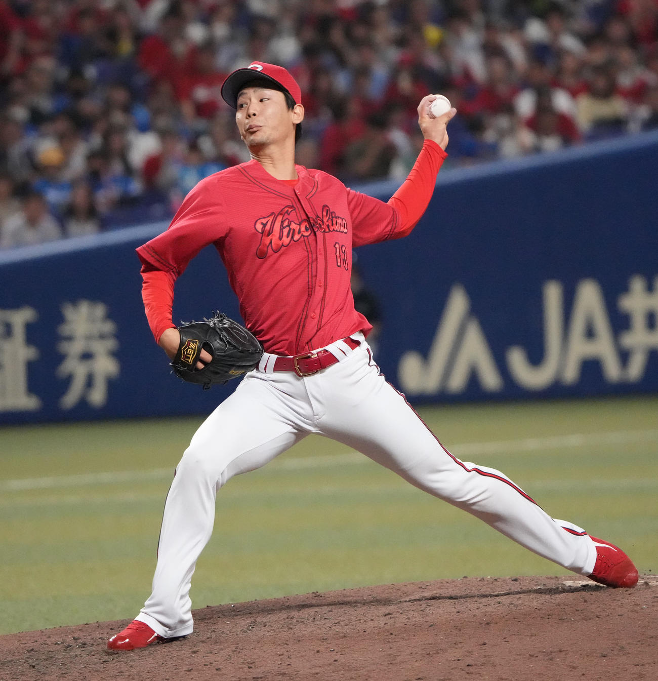 中日対広島　11回裏、広島5番手で登板する森浦（撮影・森本幸一）