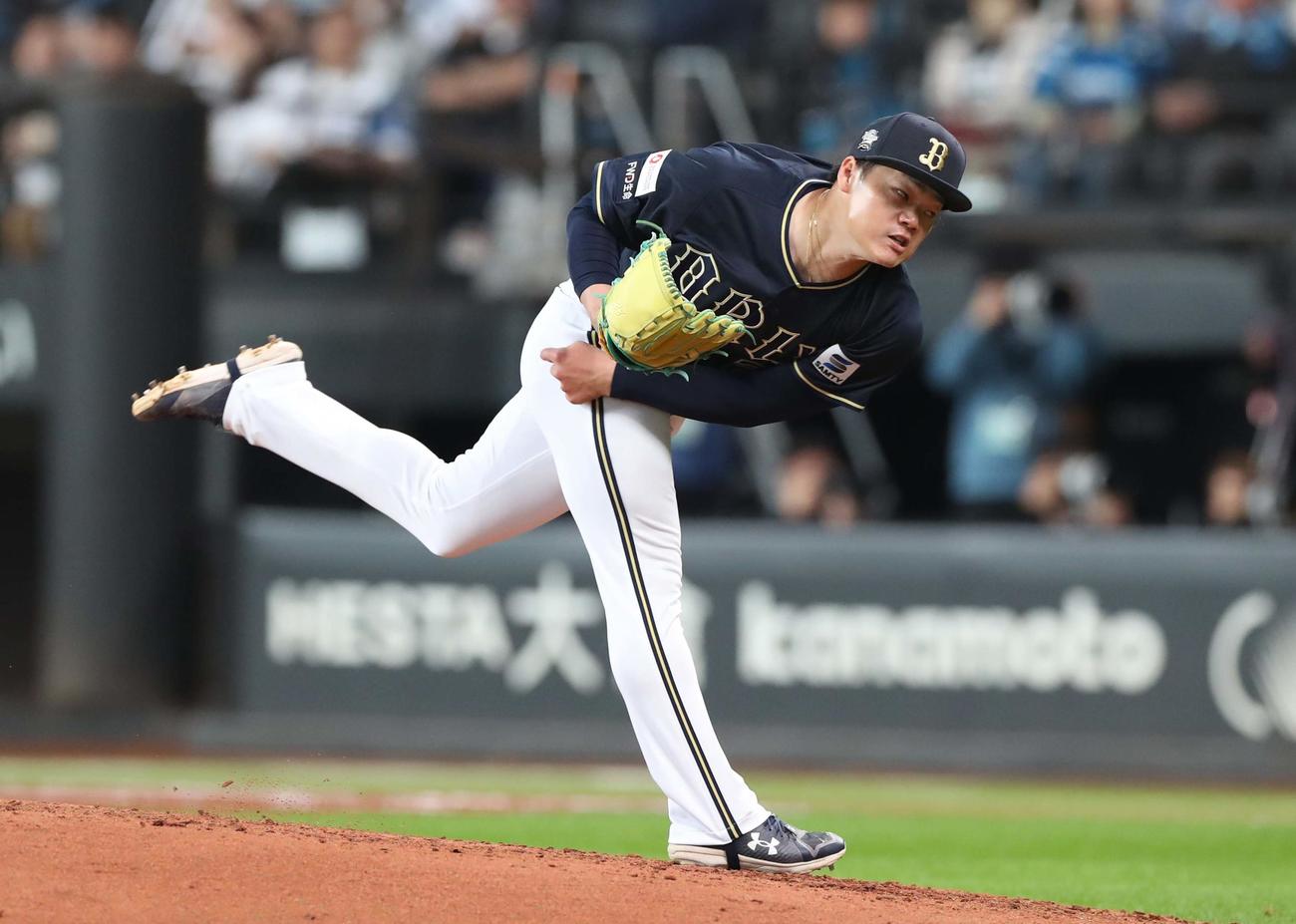 日本ハム対オリックス　4回途中登板の富山（撮影・黒川智章）
