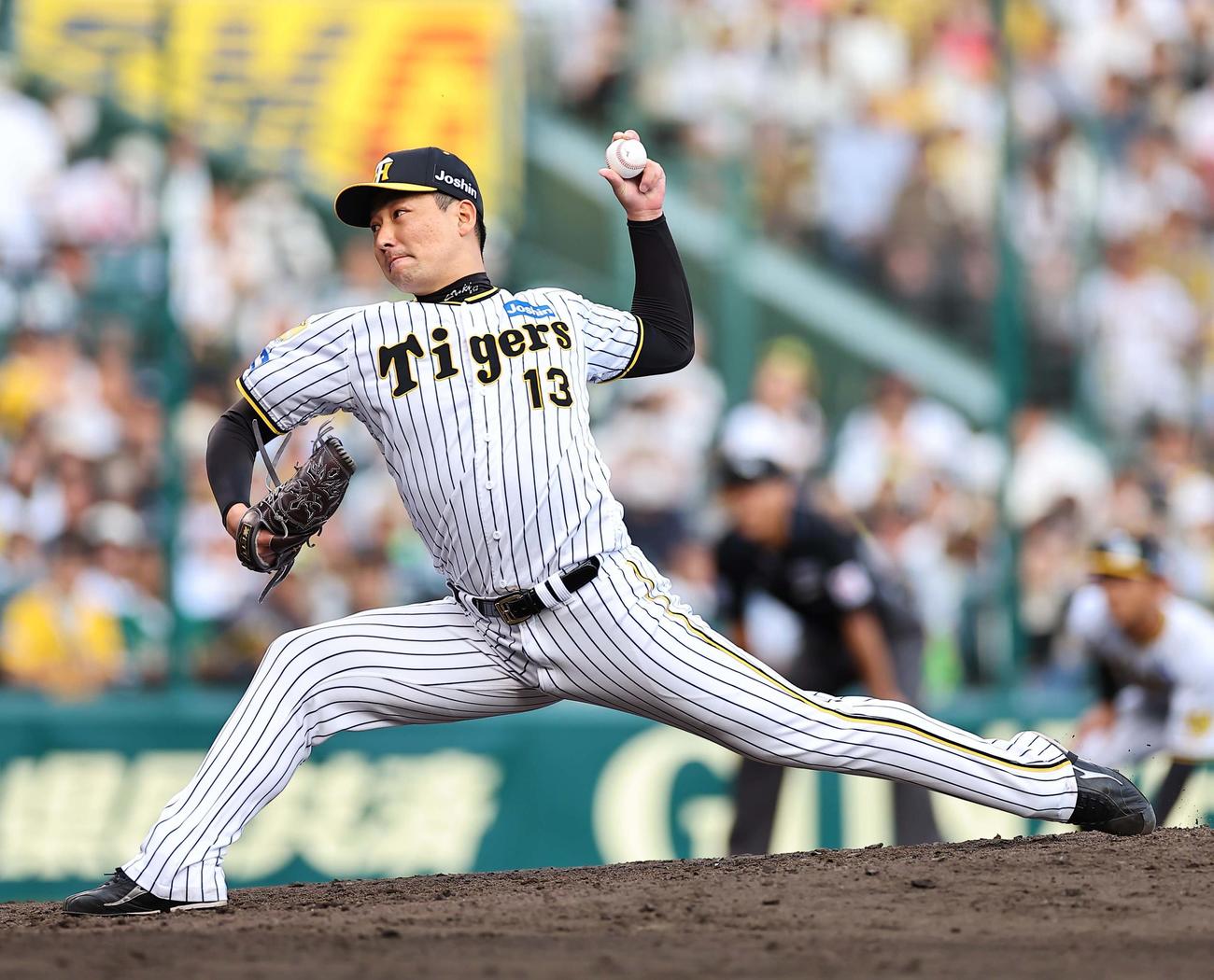阪神対ヤクルト　最後を締めた岩崎（撮影・上田博志）