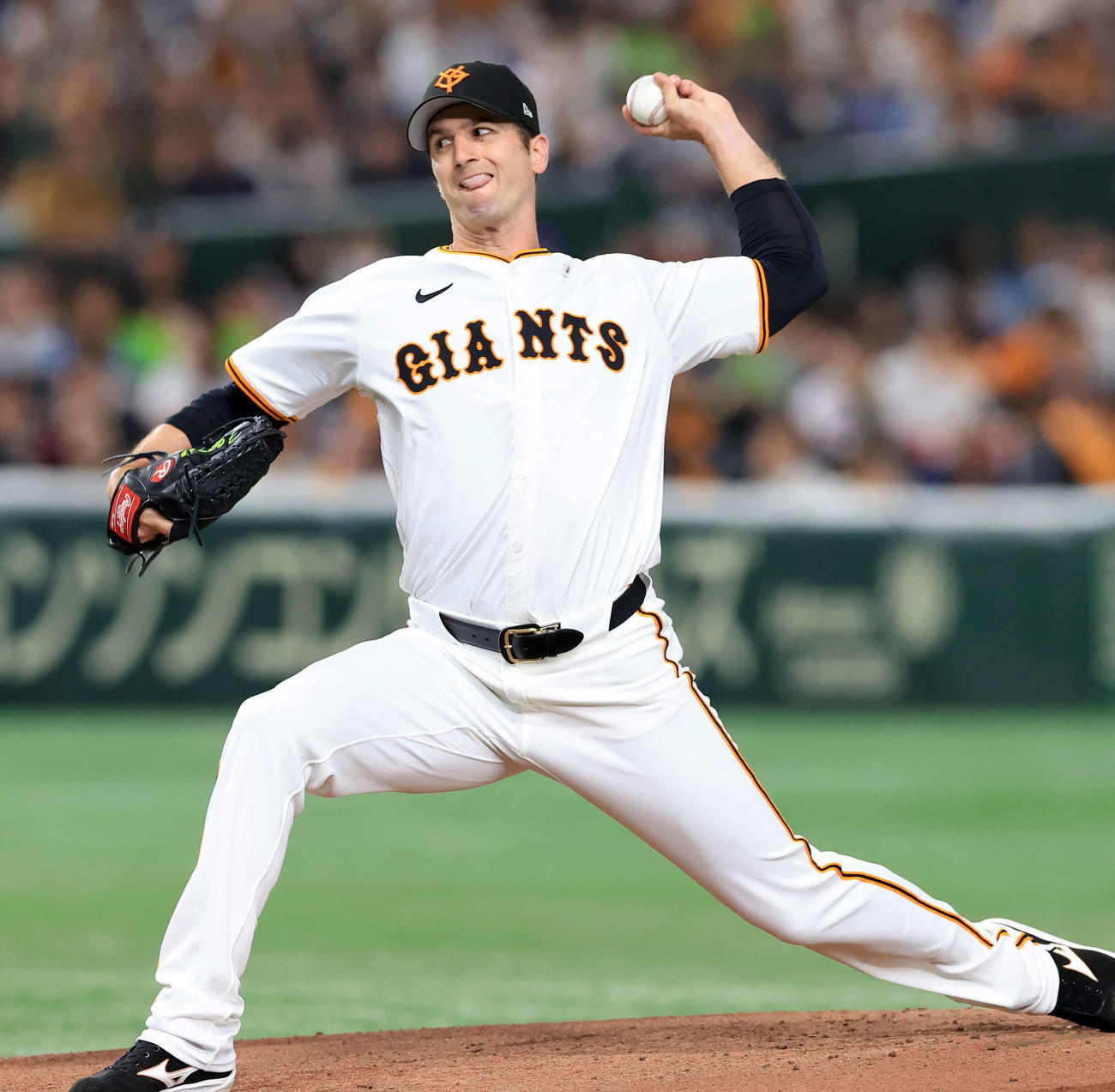 巨人対ヤクルト　力投する巨人先発グリフィン（撮影・浅見桂子）