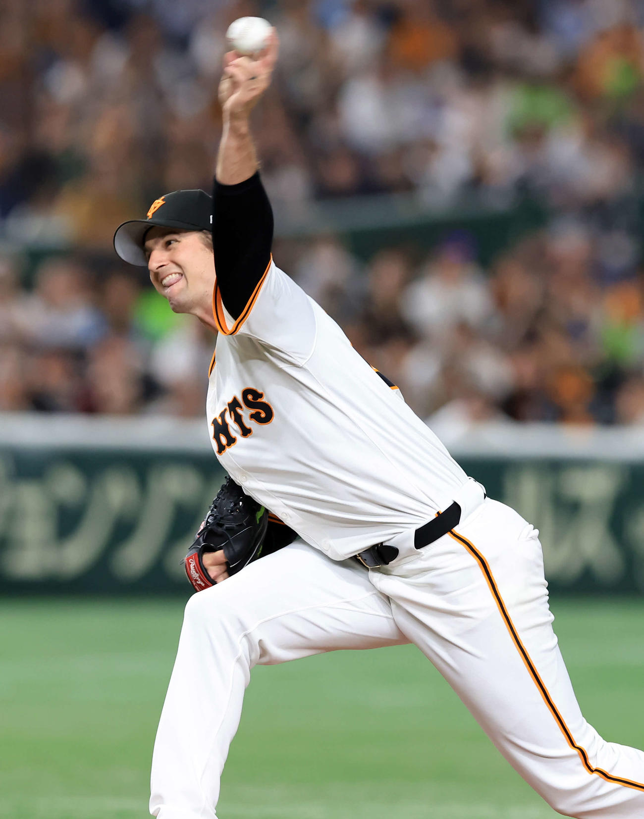 巨人対ヤクルト　力投する巨人先発グリフィン（撮影・浅見桂子）