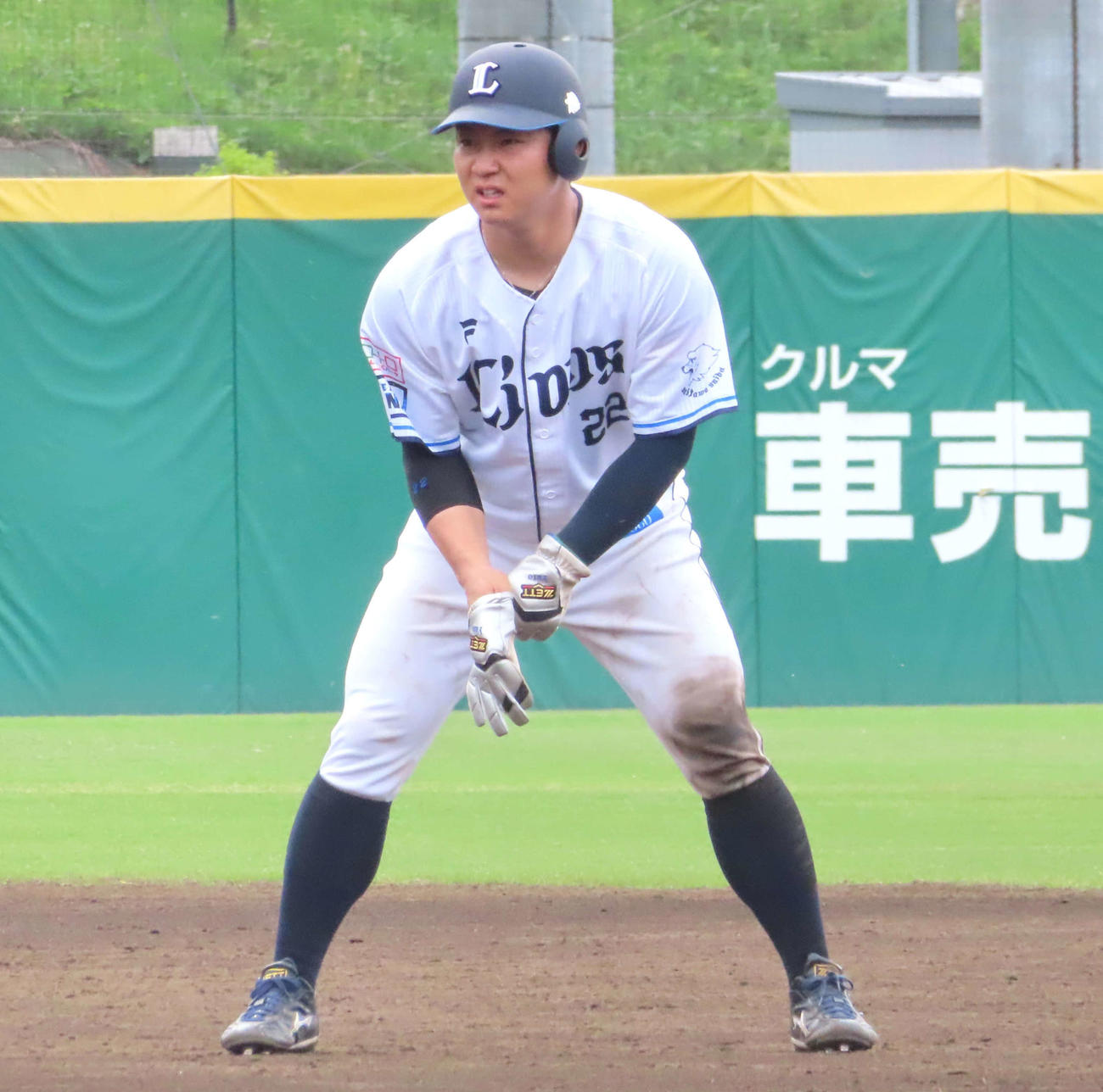 イースタン・リーグ　西武対DeNA 4回裏西武1死一塁、右中間へ先制の適時二塁打を放った西武古賀（2024年4月29日）（撮影・黒須亮）