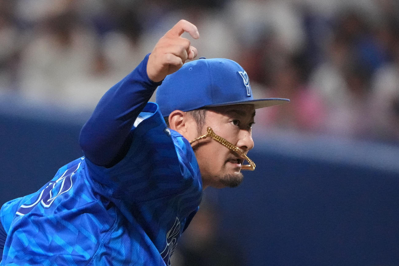 中日対DeNA 5回裏、DeNA2番手で登板する森唯（撮影・森本幸一）