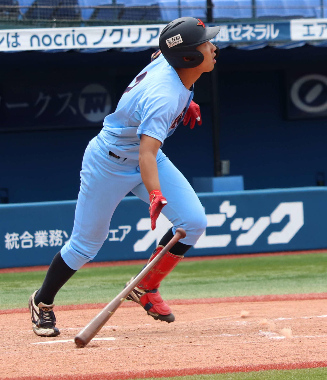 関東学院大対横浜商大　9回にサヨナラ弾を放った横浜商大・宮崎（撮影・佐瀬百合子）