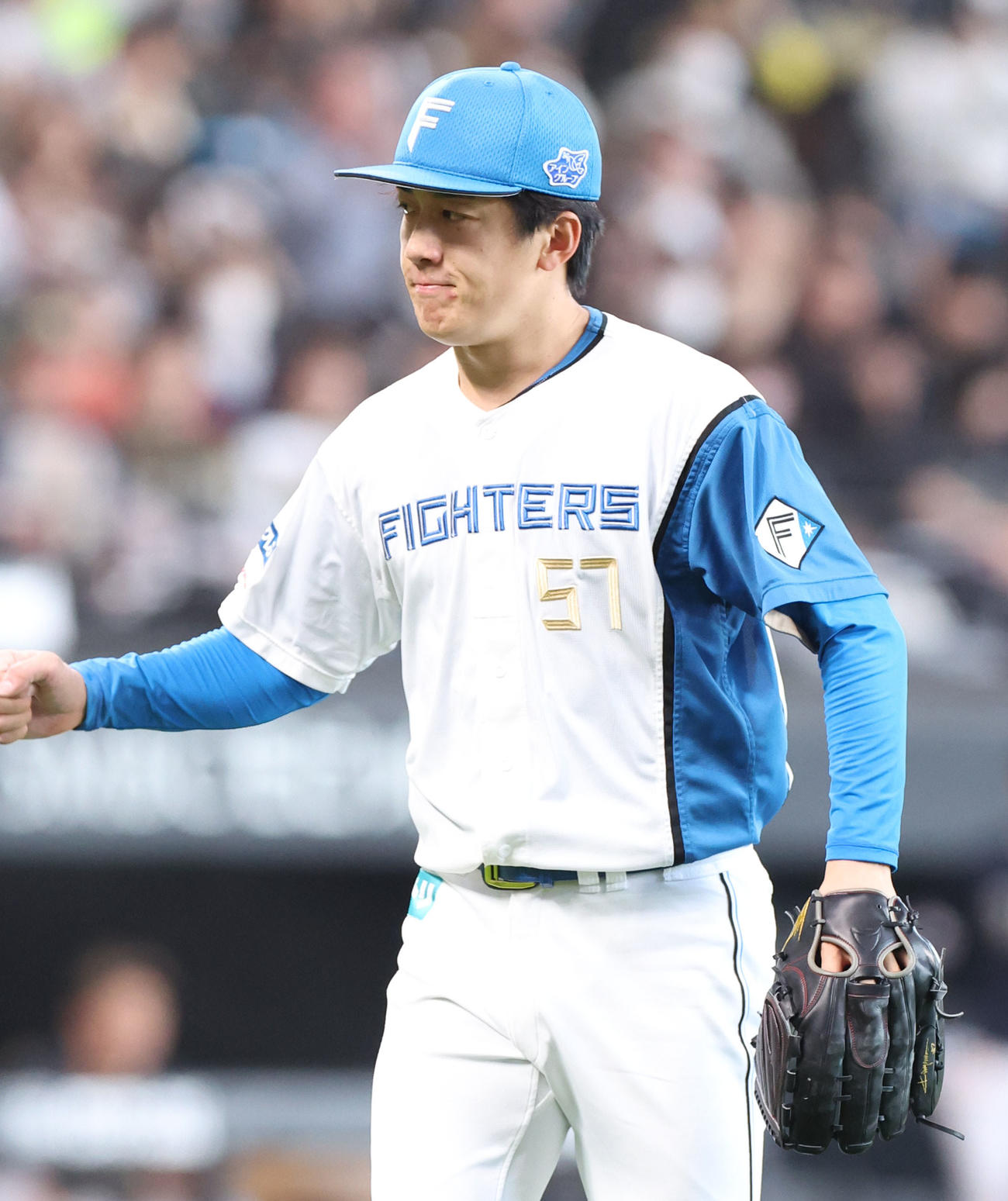日本ハム対オリックス　7回表を無失点に抑えガッツポーズをする北山（撮影・佐藤翔太）