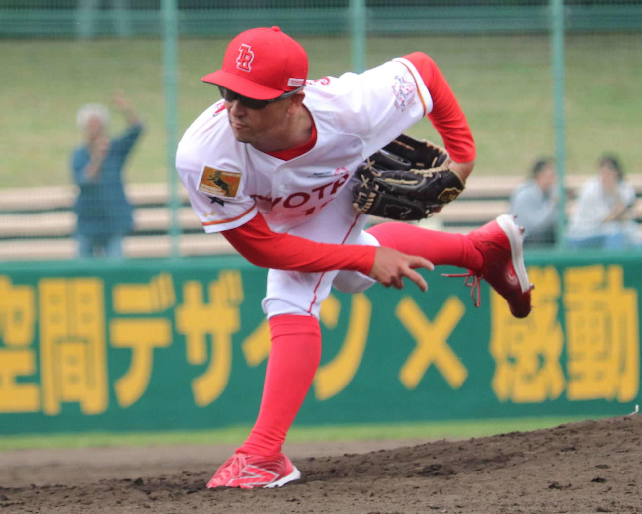ヤマハ戦に出場し4番手で6回の1イニングを投げた、トヨタ自動車の佐竹功年投手（40＝早大）