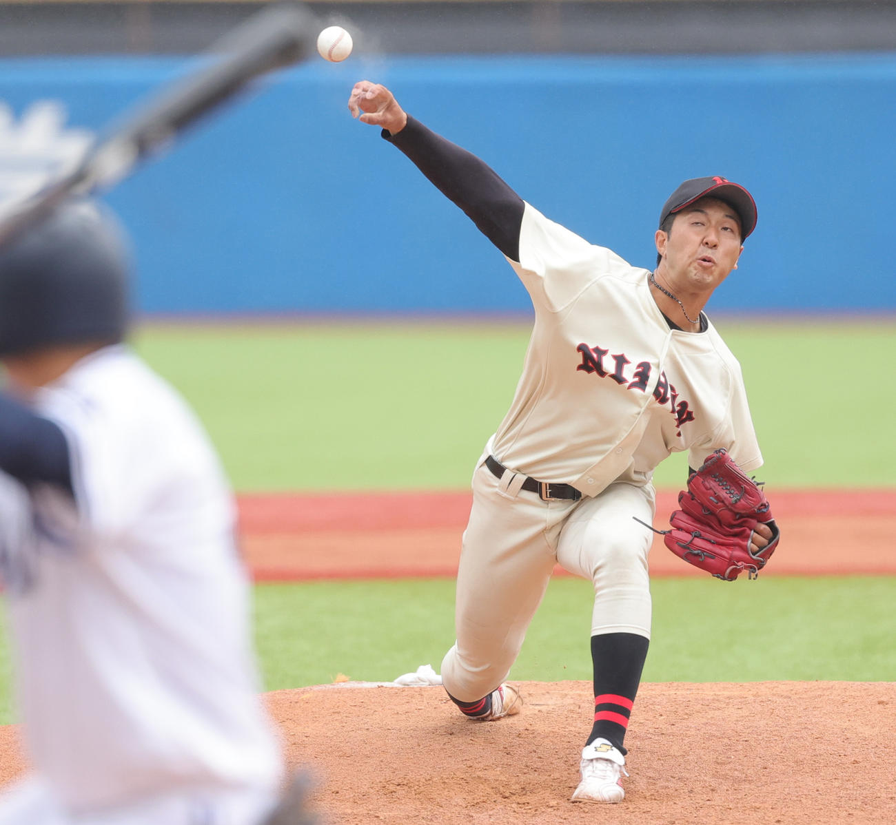 日大対中大　力投する日大・市川（撮影・野上伸悟）
