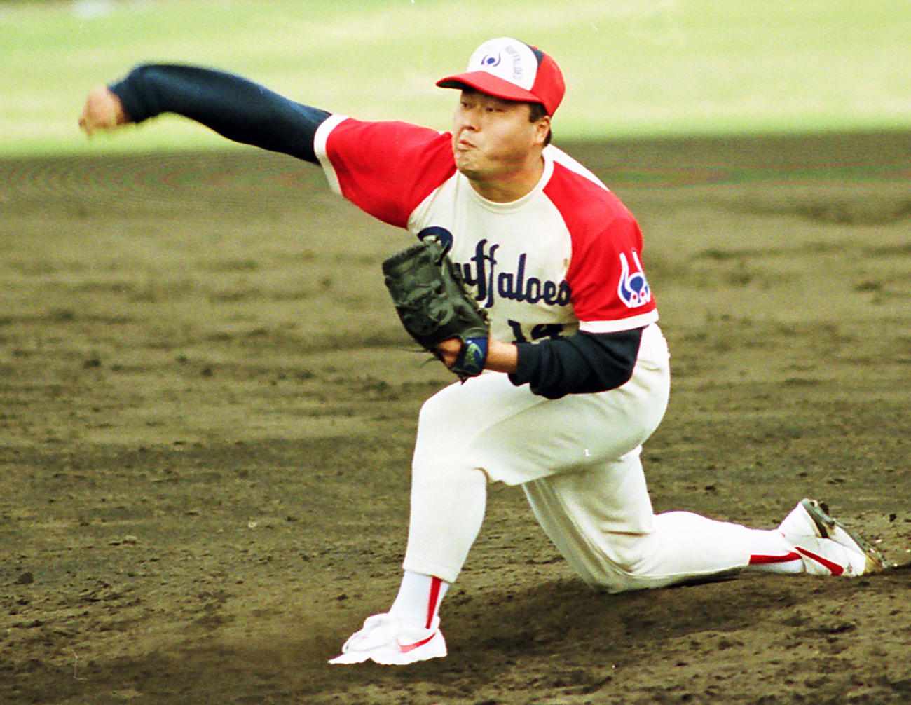佐野慈紀の現役時代の投球フォーム（1996年4月撮影）