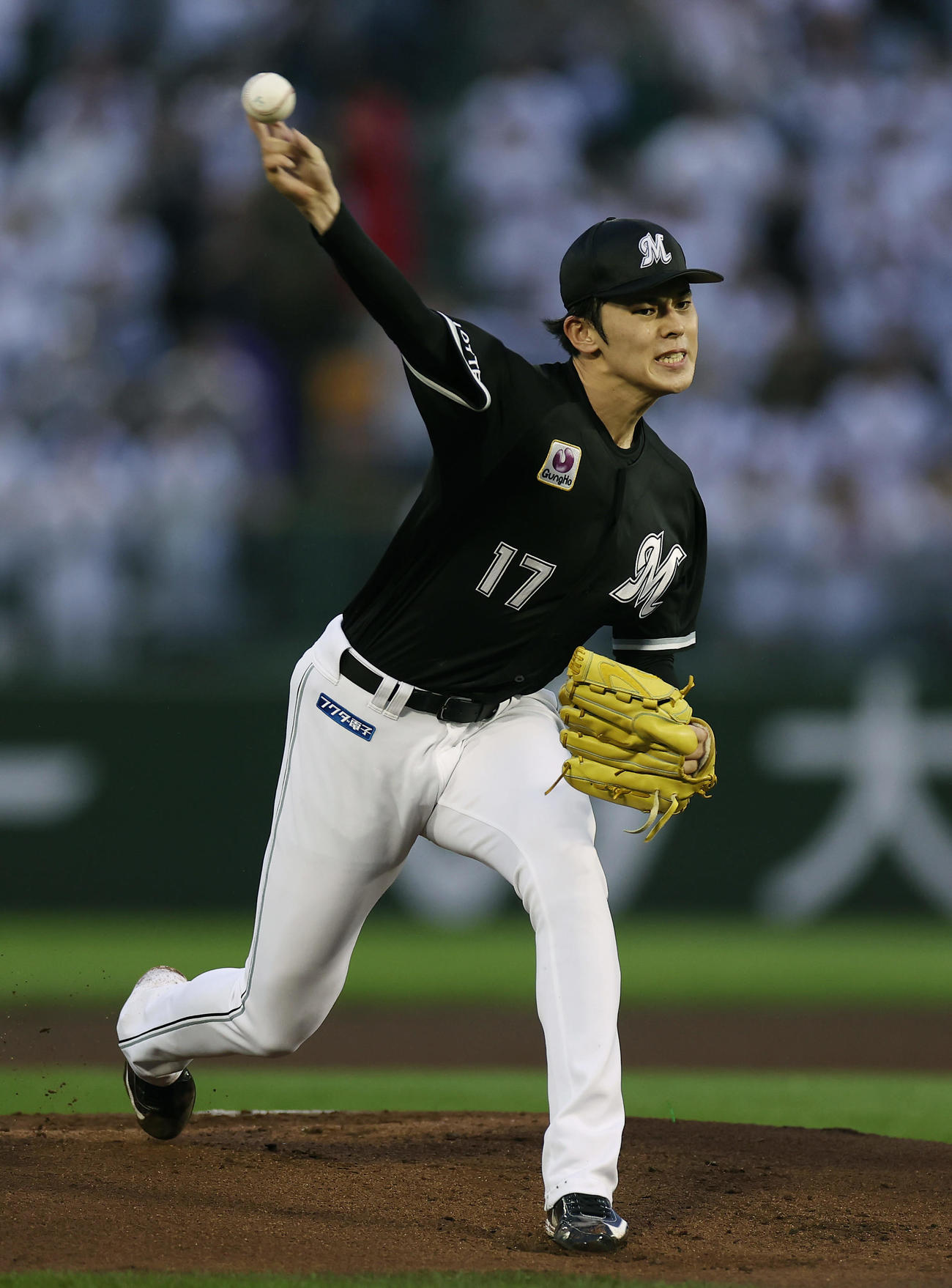 オリックス対ロッテ　力投するロッテ先発の佐々木（撮影・前田充）