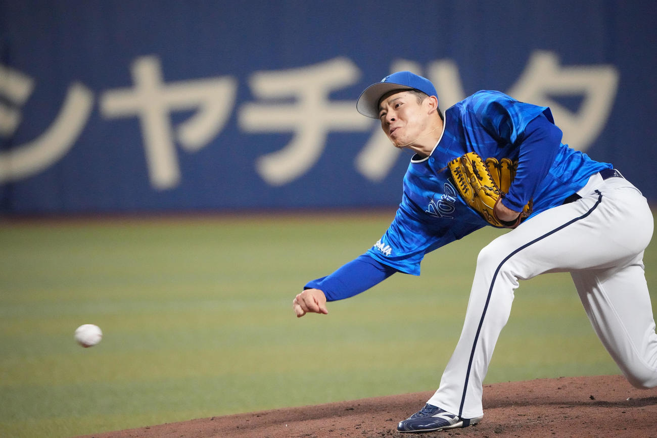 中日対DeNA 3回裏、力投するDeNA先発の中川颯（撮影・森本幸一）