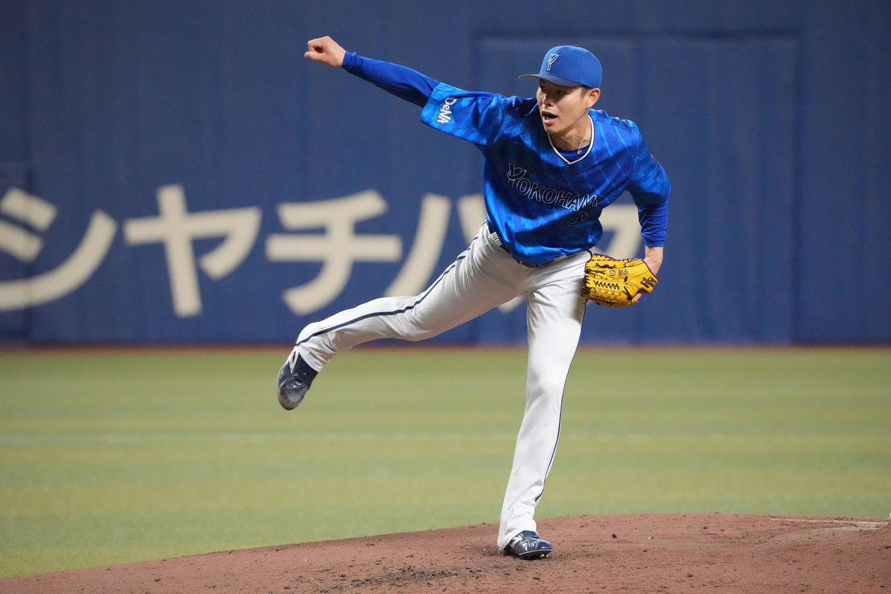 中日対DeNA 3回裏、力投するDeNA先発の中川颯（撮影・森本幸一）
