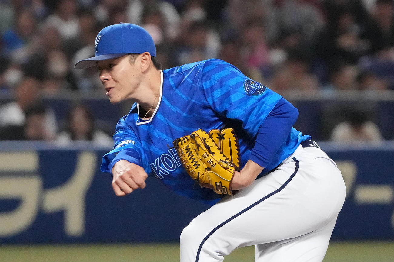 中日対DeNA 1回裏、登板するDeNA先発の中川颯（撮影・森本幸一）