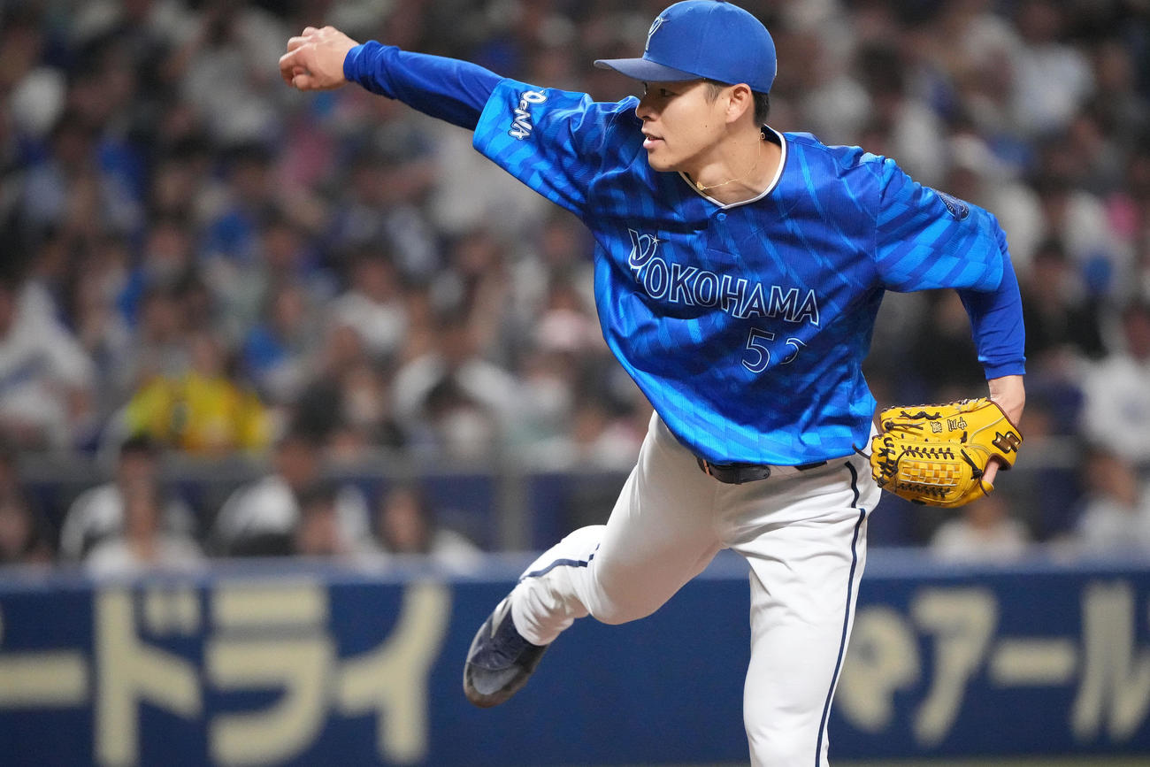 中日対DeNA 1回裏、登板するDeNA先発の中川颯（撮影・森本幸一）