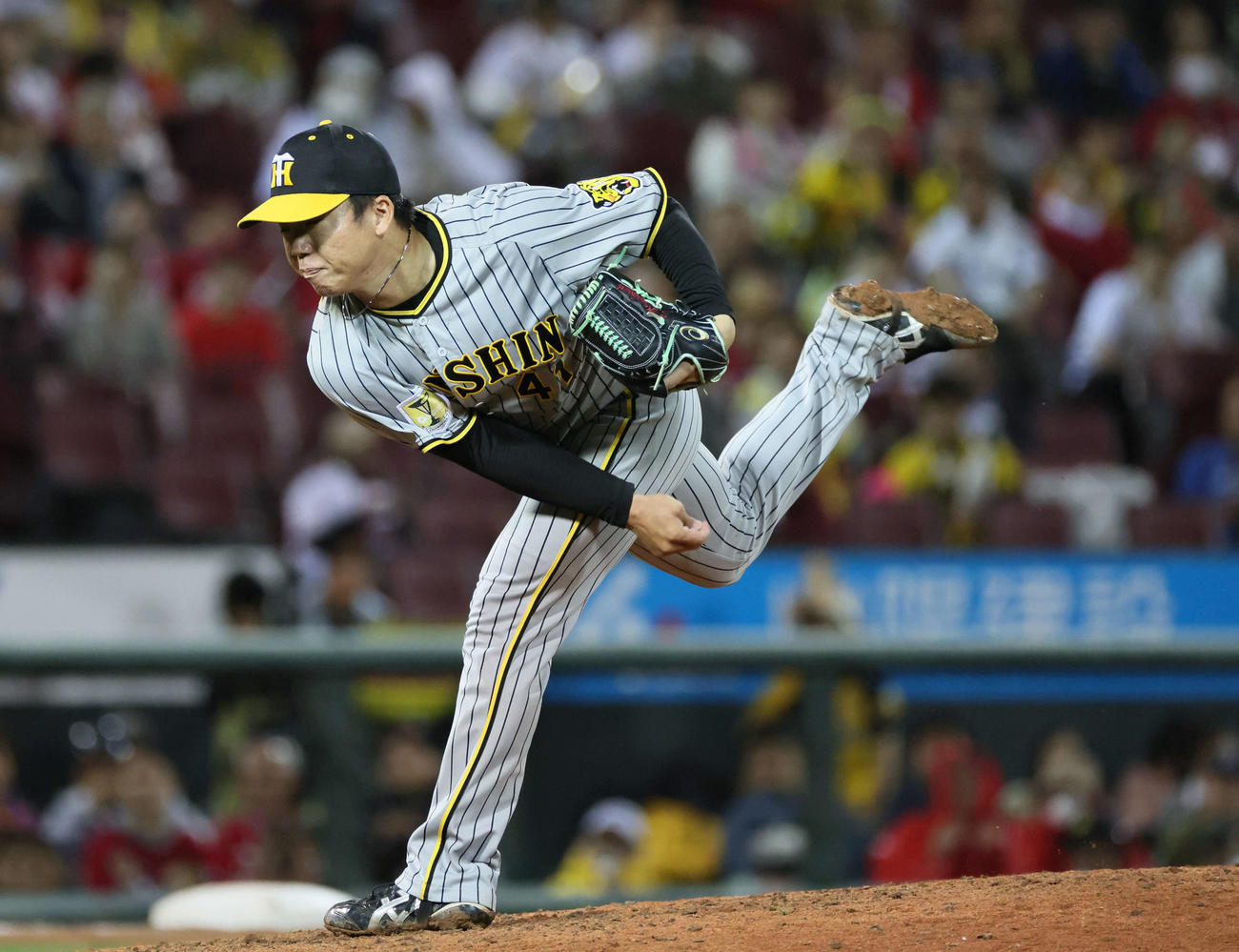 広島対阪神　完投勝利を挙げた阪神村上（撮影・加藤孝規）