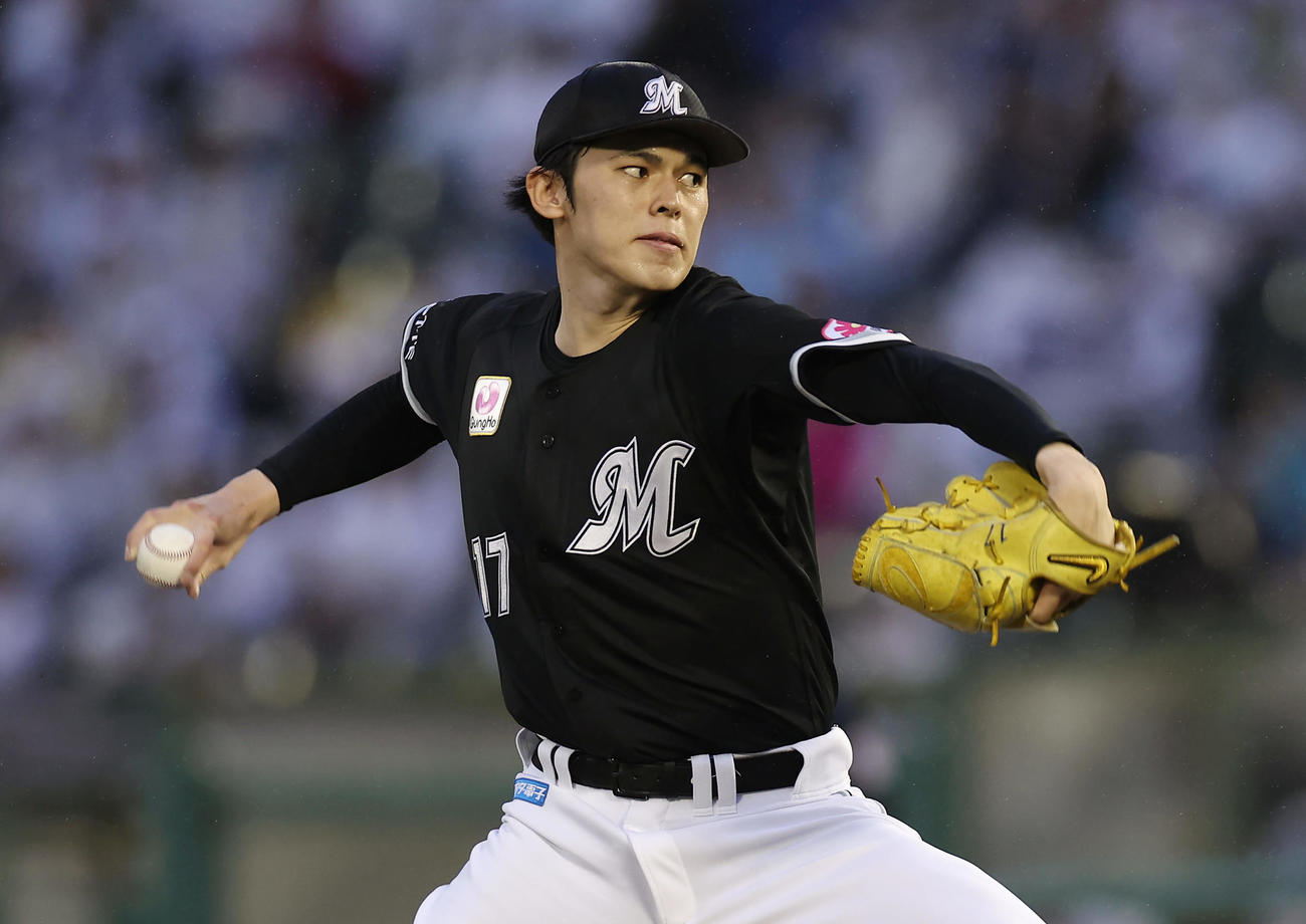 オリックス対ロッテ　力投するロッテ先発の佐々木（撮影・前田充）