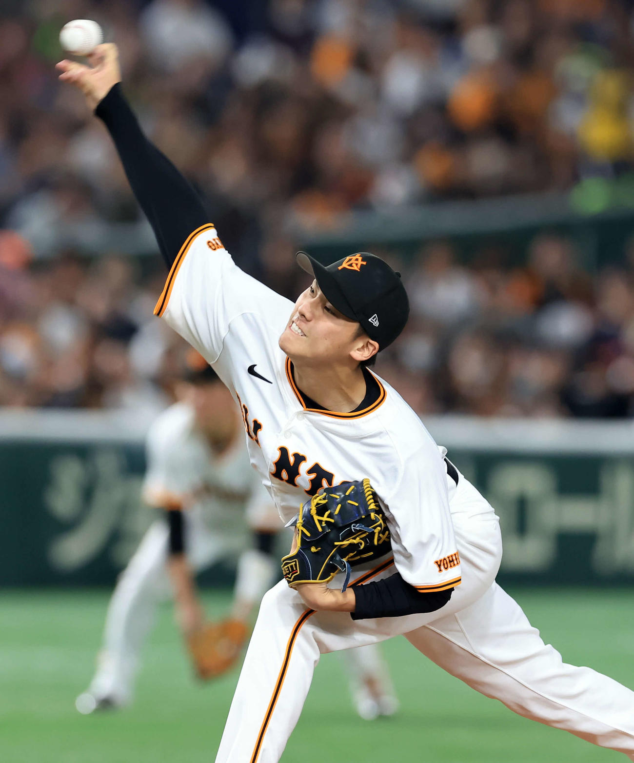 巨人対ヤクルト　6回表ヤクルトの攻撃で登板した京本（撮影・浅見桂子）