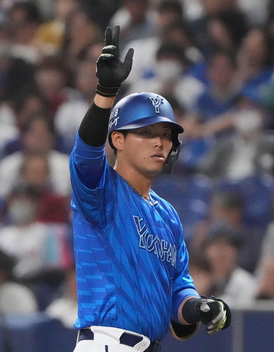 中日対DeNA 3回表DeNA1死一、三塁、左適時打を放った蝦名（撮影・森本幸一）