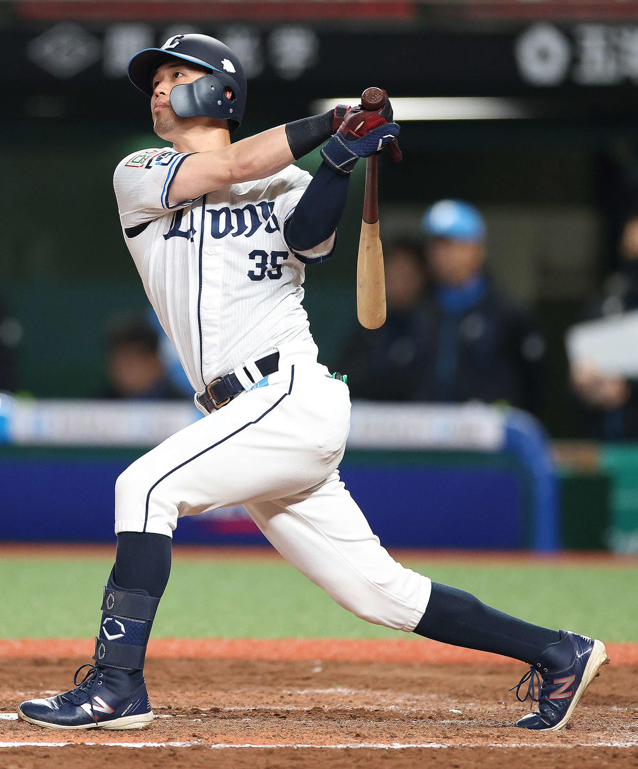 西武対日本ハム　9回裏西武2死二塁、左越えサヨナラ2点本塁打を放つ若林（撮影・河田真司）