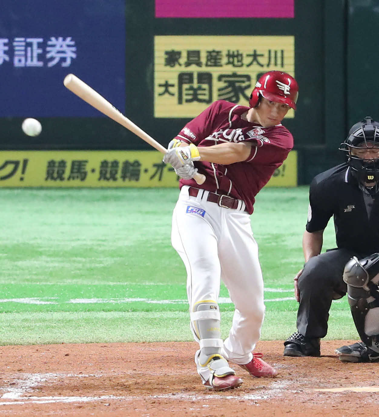 ソフトバンク対楽天　9回表楽天1死二塁、小深田は中前に勝ち越し適時打を放つ（撮影・梅根麻紀）