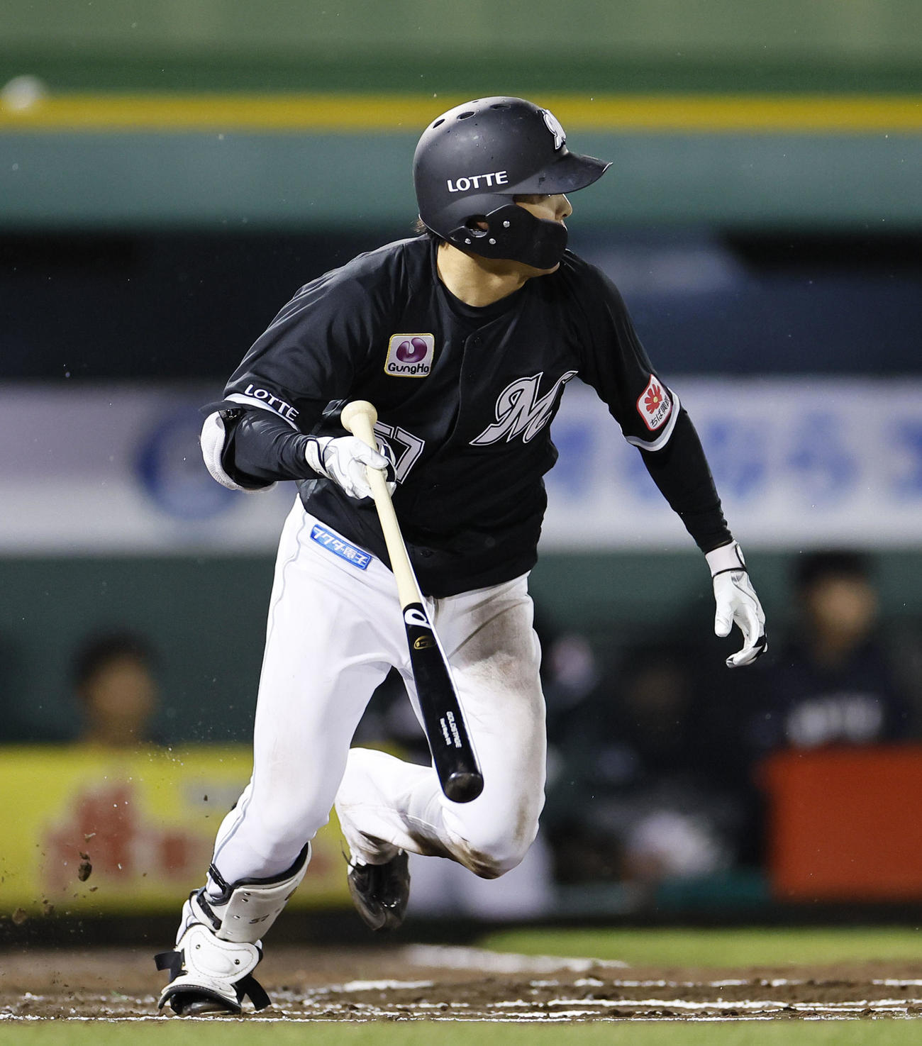 オリックス対ロッテ　6回表ロッテ1死一、三塁、小川は左前に適時打を放つ（撮影・藤尾明華）