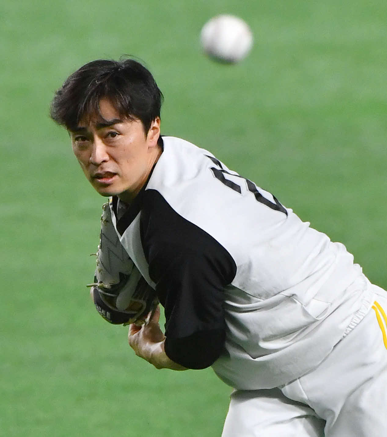 キャッチボールを行う和田（撮影・岩下翔太）