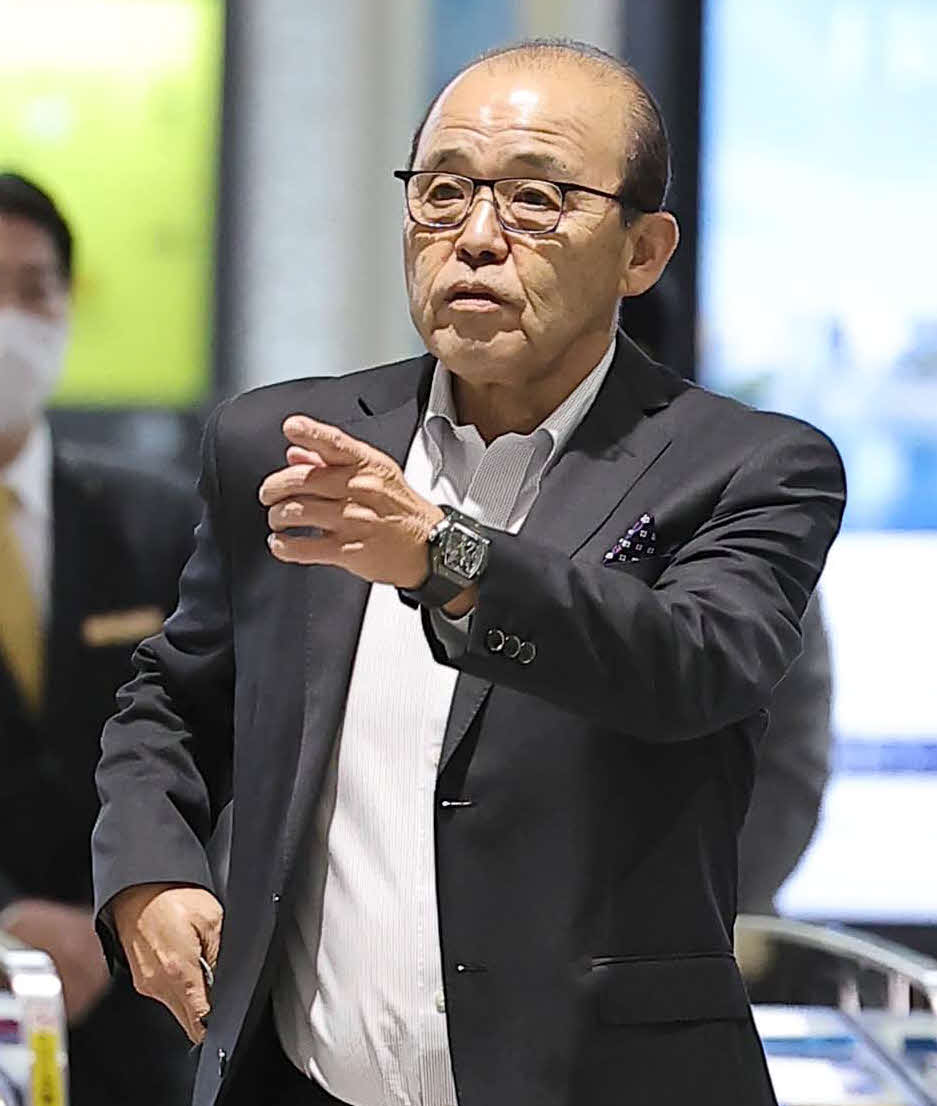 広島から移動する阪神岡田監督（撮影・上田博志）