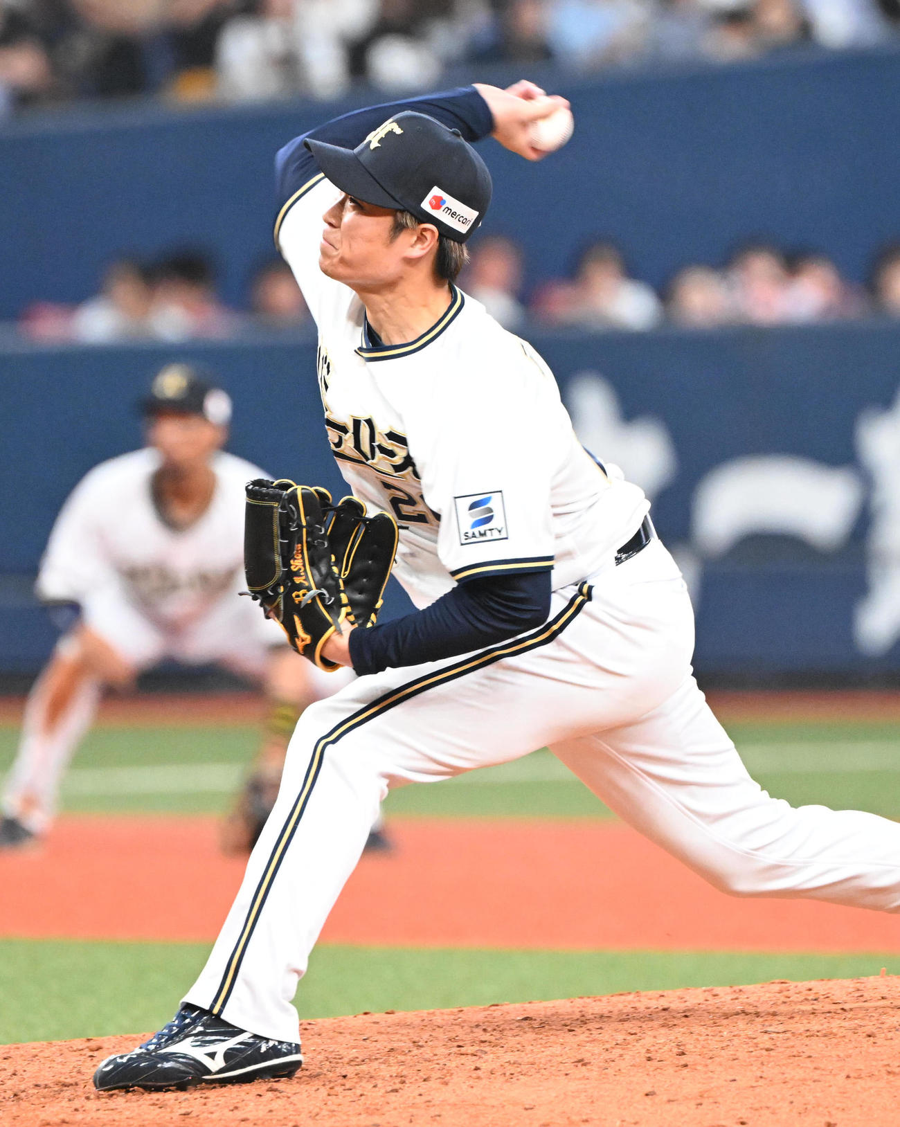 オリックス対日本ハム　8回の途中から登板するオリックス阿部（撮影・和賀正仁）