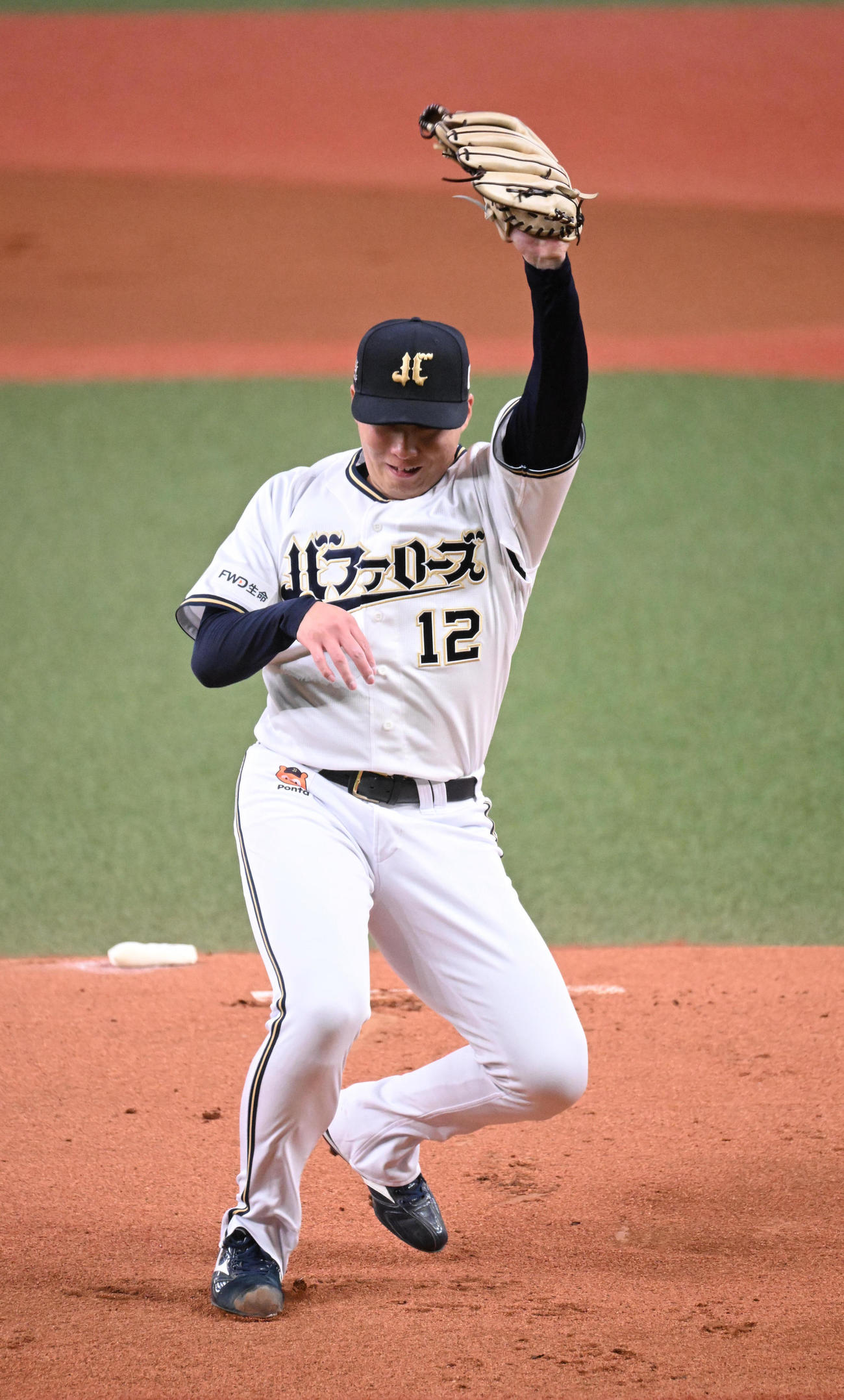オリックス対日本ハム　1回表日本ハム無死、加藤豪の打球を好捕する東（撮影・和賀正仁）